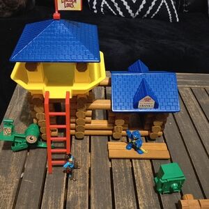 Lincoln Logs Blue and Yellow Building Set